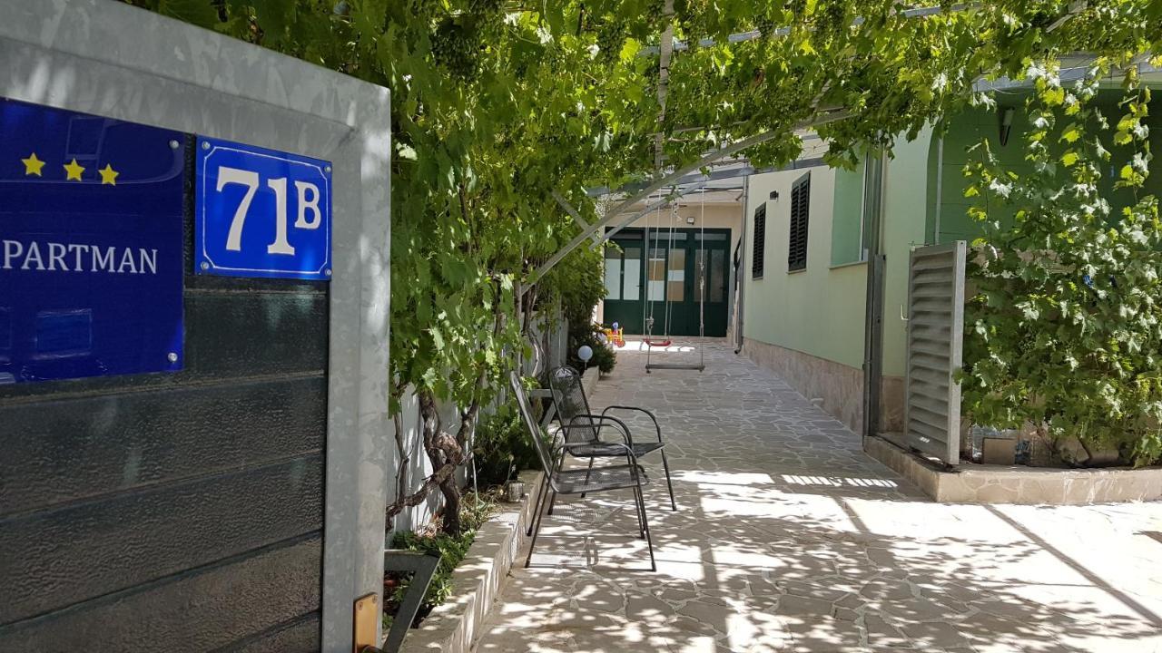 Apartmani Vincek Vodice Exterior foto